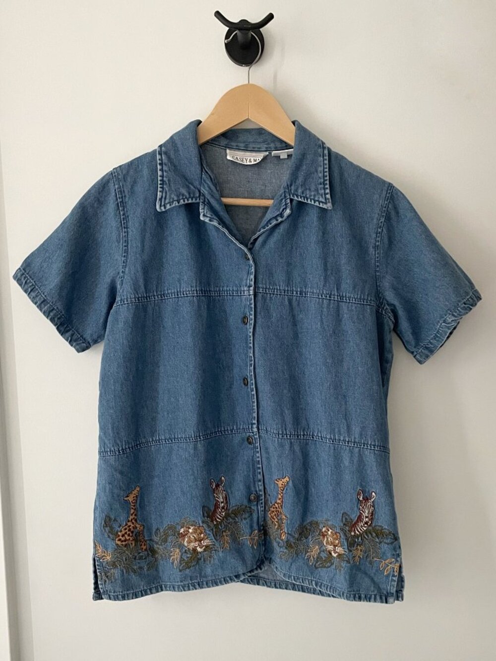 Vintage Casey & Max Embroidered Denim Shirt 100% Cotton Animal Motif Hong Kong